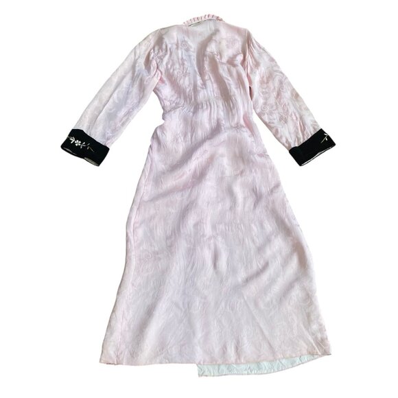 Vintage Pink Japanese Damask Embroidered Robe Velvet Floral Collar Black Cuffs - Picture 2 of 11